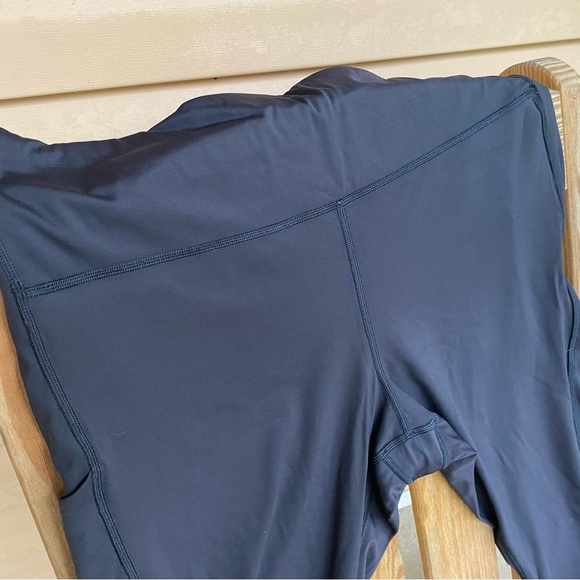 Athleta Ultimate Stash pocket Crop - Picture 1 of 4